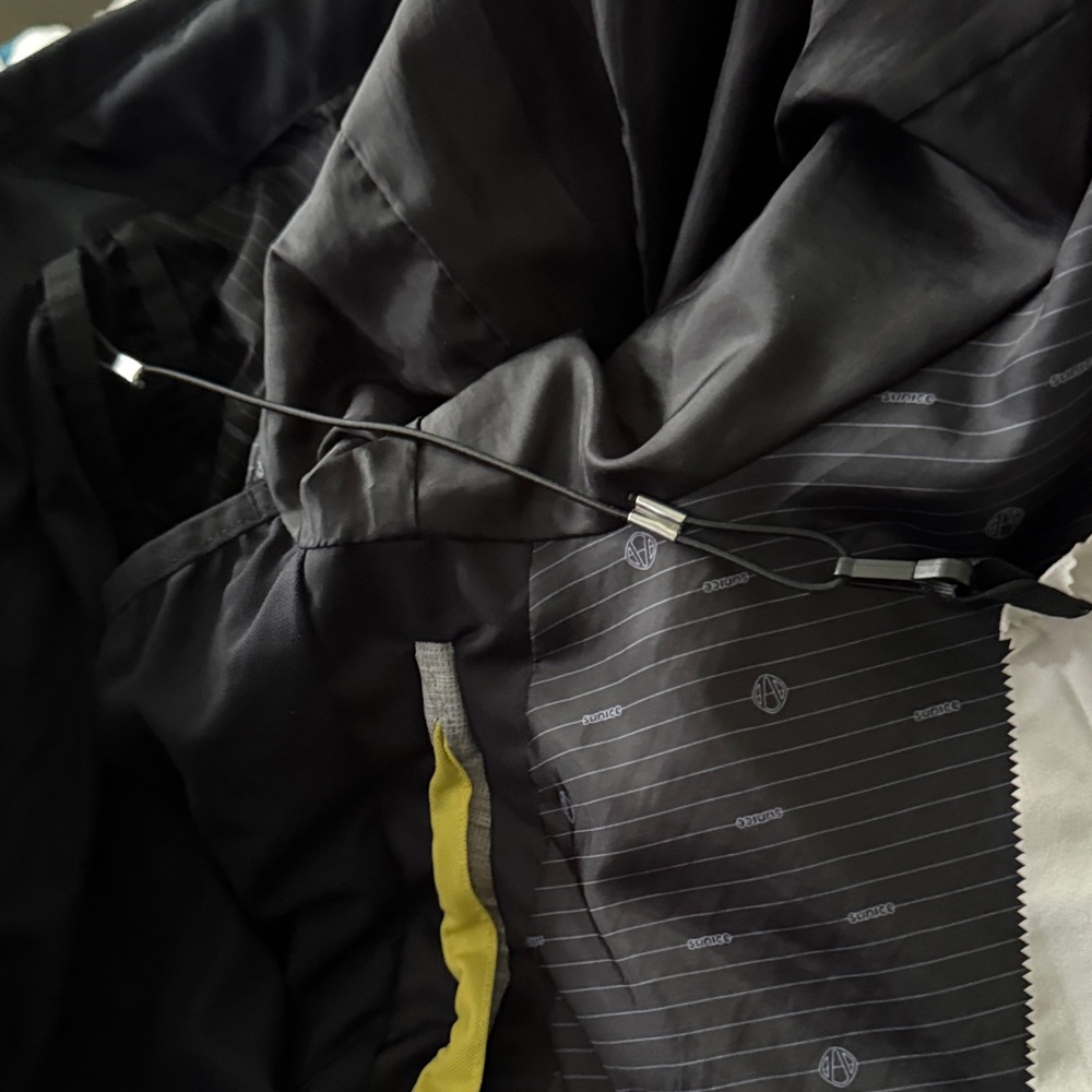 Sunice Men's Light Gray Performance Jacket - image 8